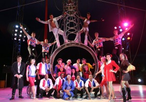 Circus Circus Performers